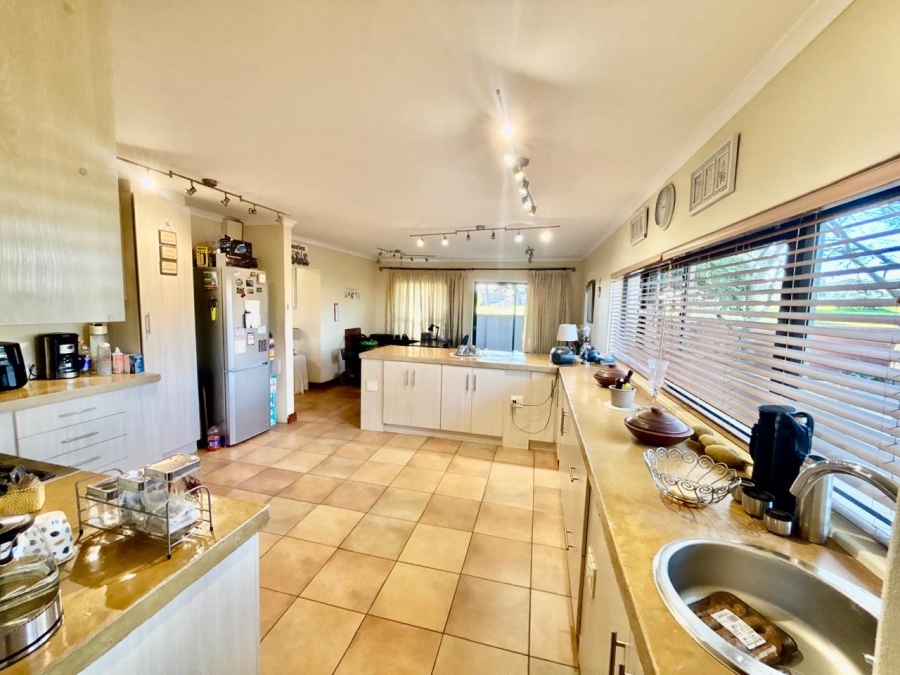3 Bedroom Property for Sale in Eikenbosch Western Cape